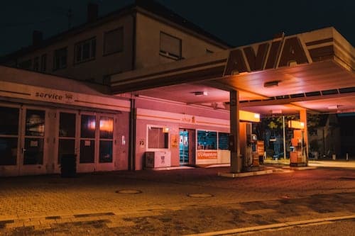 avia gas station